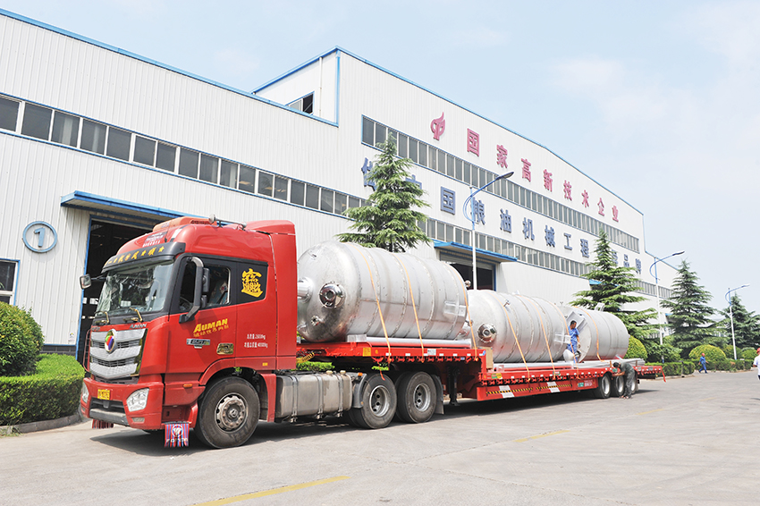 華泰集團(tuán)生產(chǎn)制造的200T/D大豆制油、30T煉油項(xiàng)目發(fā)貨黑龍江