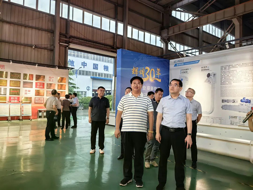 省委農(nóng)辦主任、省農(nóng)業(yè)農(nóng)村廳黨組書(shū)記、廳長(zhǎng)孫巍峰蒞臨華泰智能裝備集團(tuán)調(diào)研